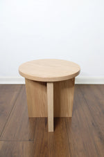 Load image into Gallery viewer, 20% OFF - Round Solid Red Oak Wood End Table (Pedestal Style Base)
